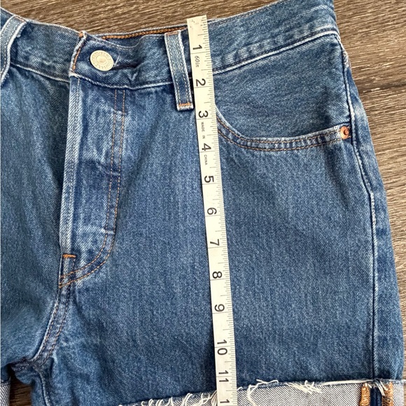 Levi's Classic Blue Jean Shorts - Picture 3 of 6